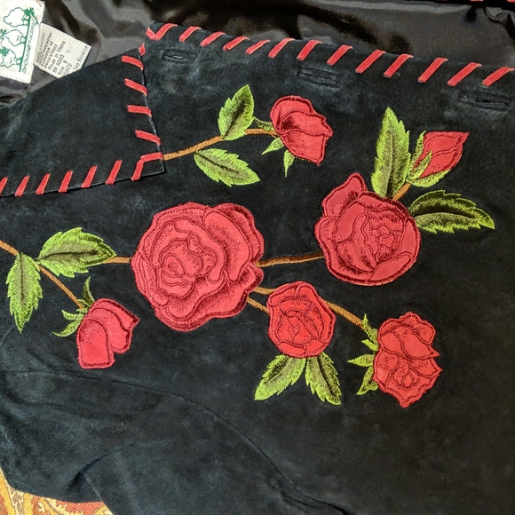 100% leather suede jacket with whip stitching and rose embellishments - Picture 7 of 10